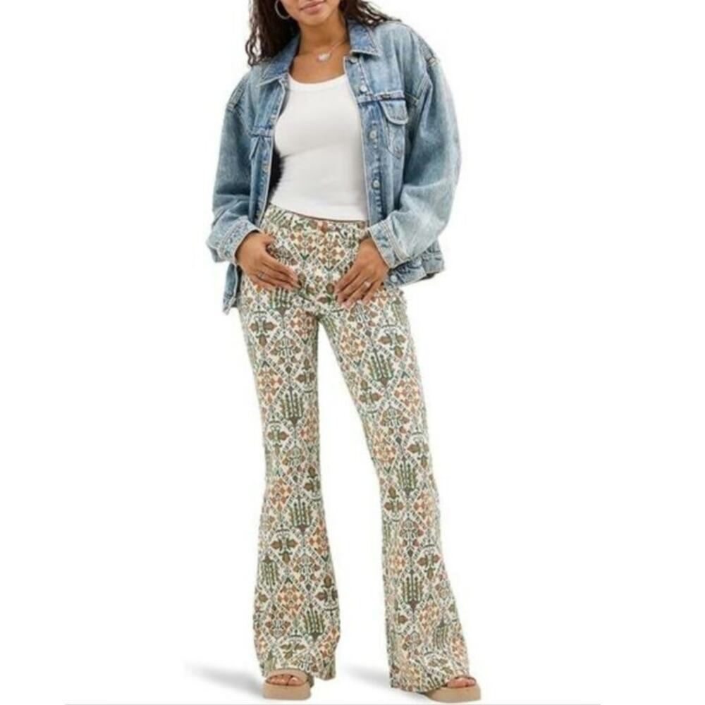Wrangler Womens High Rise Fierce Flare Jeans Floral Cross-Stitch Print 8x32 NWT